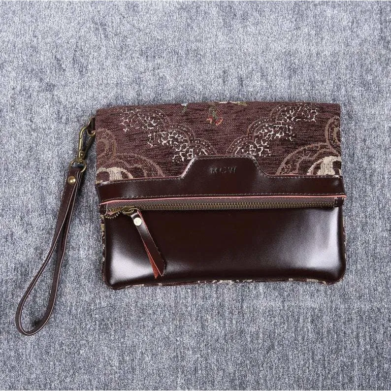 Carpet Clutch & Wristlet Floral Coffee