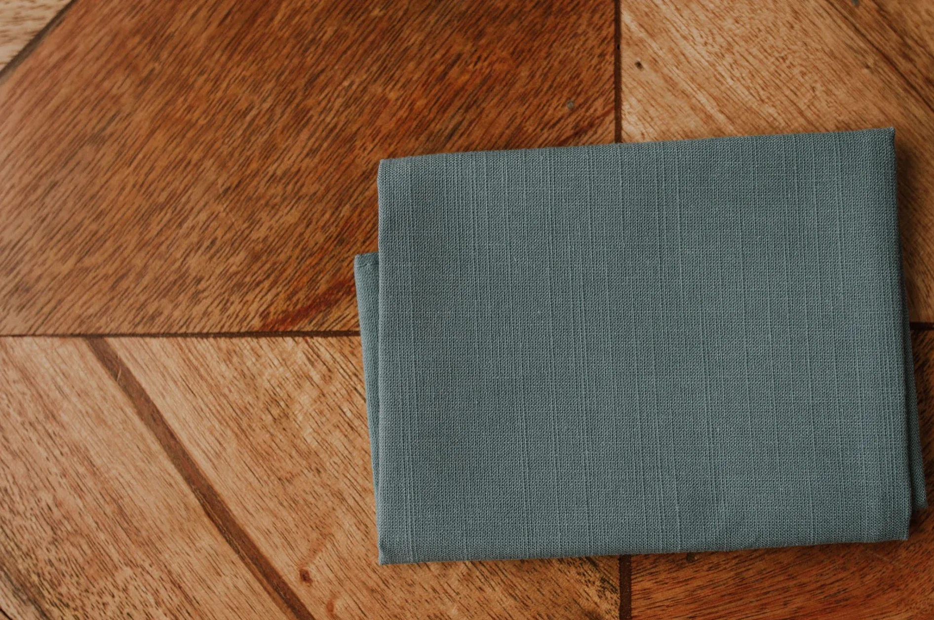 DOUG || POCKET SQUARE