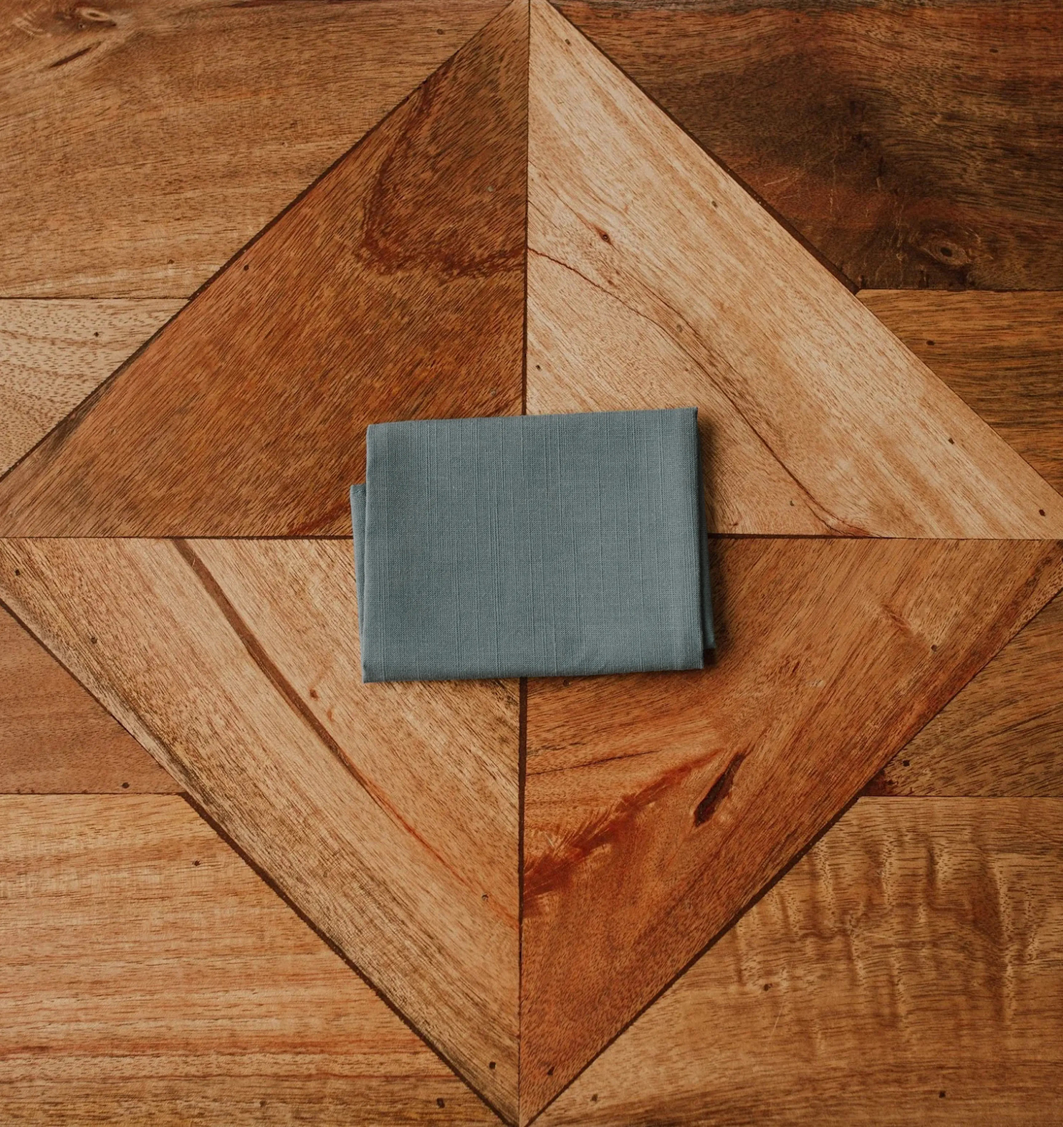 DOUG || POCKET SQUARE