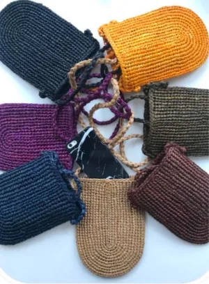 RAFFIA CROSSBODY PHONE CASE