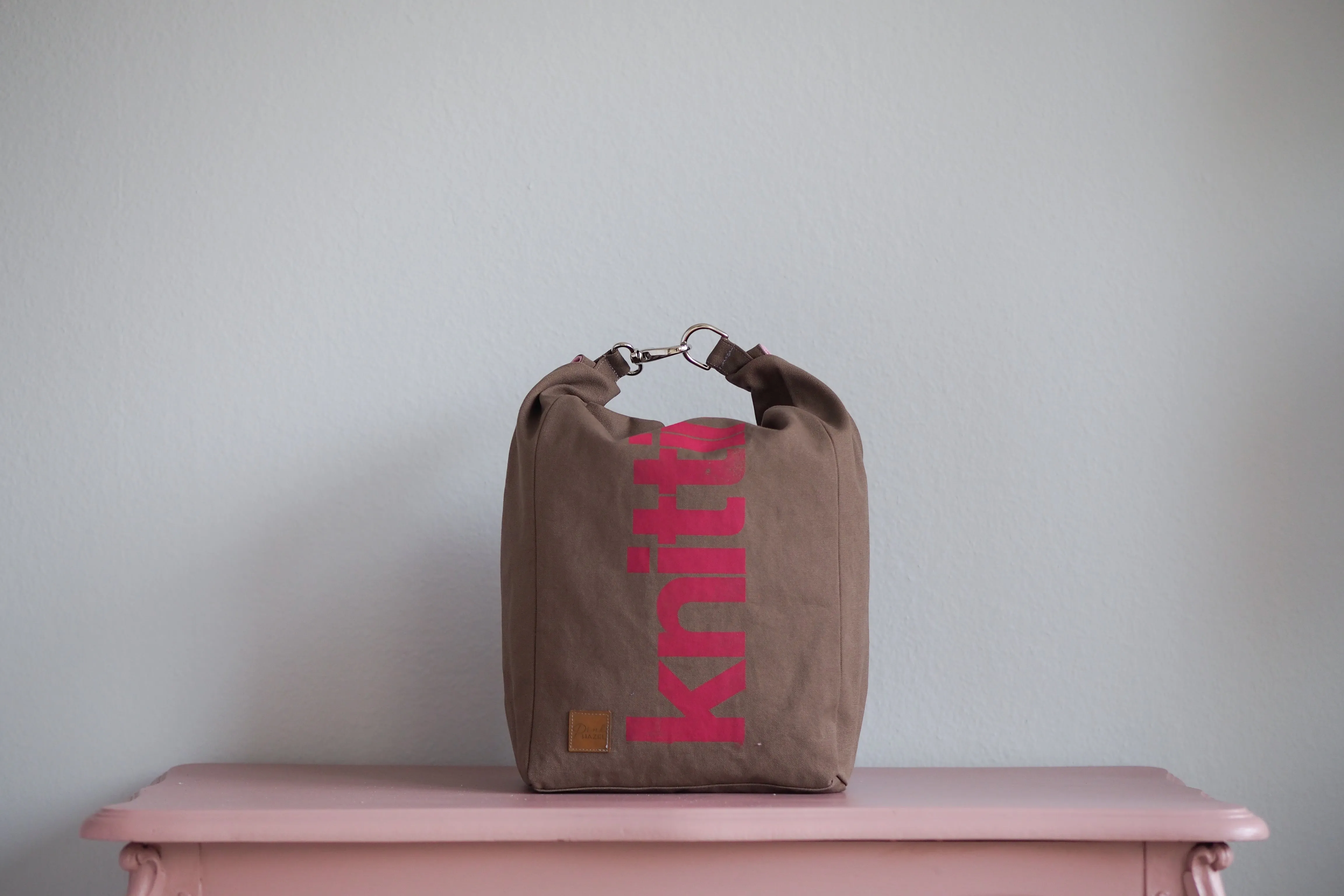 Roll & Stroll Bag - Saddle - printed