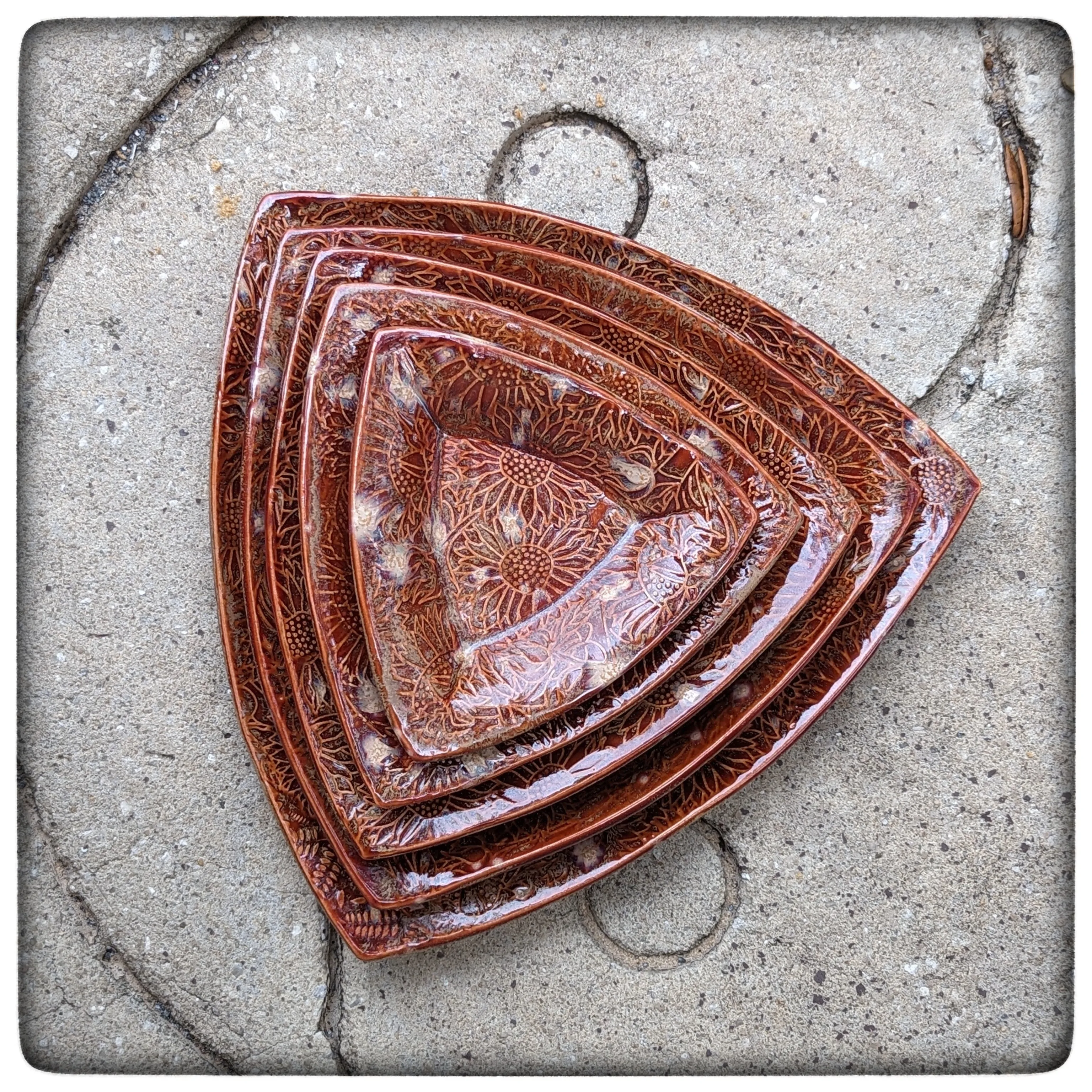 Sunflower triangle dish (10.5 inch)