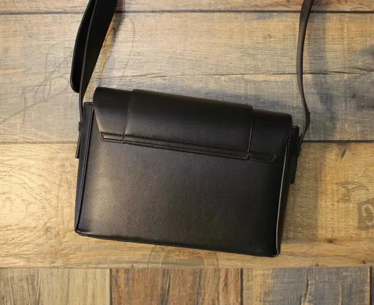 Vvsha  Christmas Gift Black Small Flap Crossbody Bag